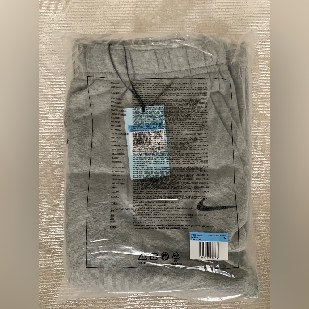 NEW Nike x NOCTA Men’s Fleece CS Open Hem Sweatpant Size MEDIUM Dark Grey Pants - Picture 4 of 7